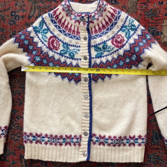 Vintage Woolrich button up sweater. - Picture 8 of 16